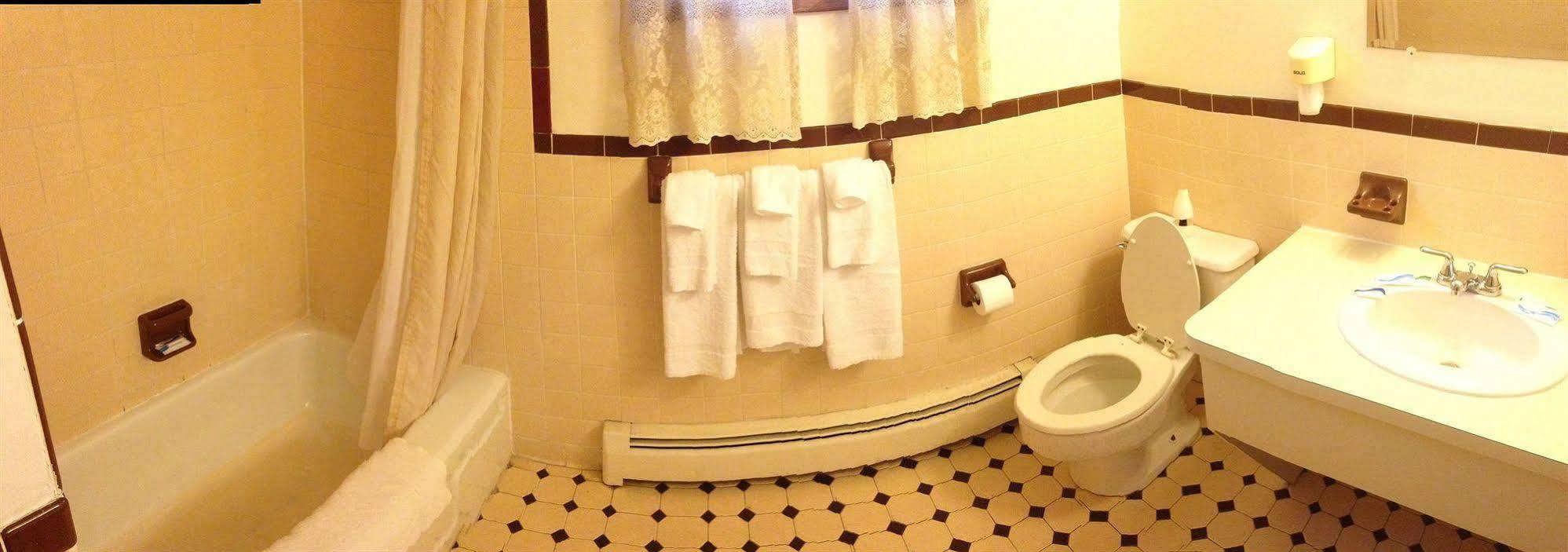 Chateau Motor Lodge Grand Island Extérieur photo